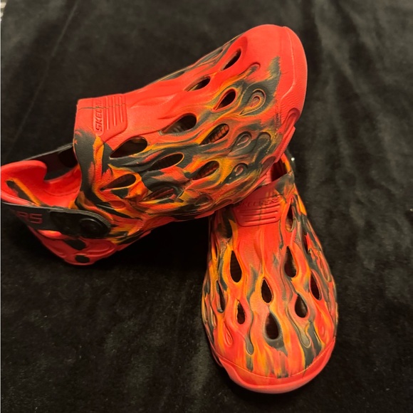 🔥 Skechers Foamies Flame Slip-On Clogs – Kids Size 12/1 . Like NEW! - Picture 6 of 11